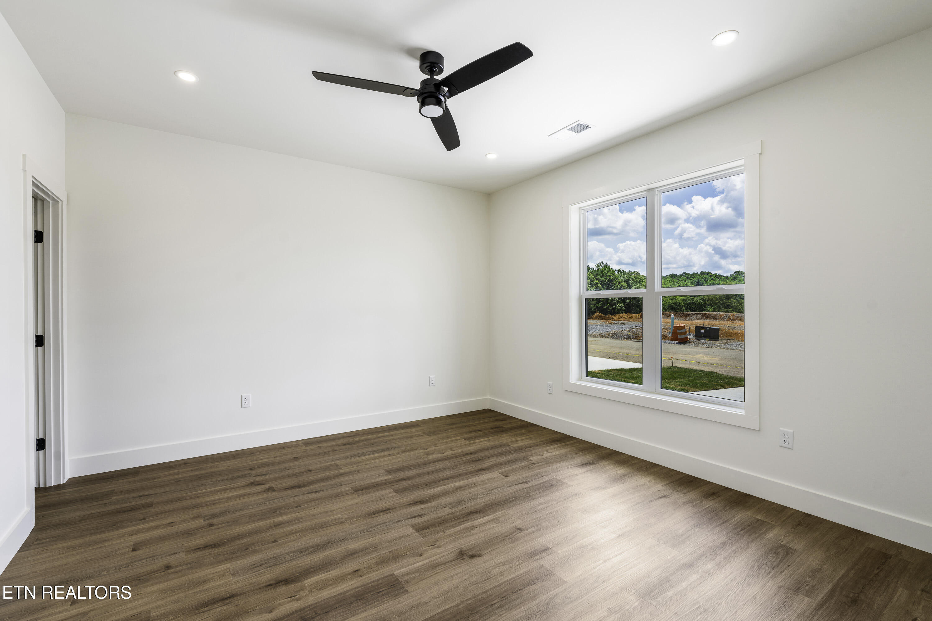1345 Grace Ridge Drive Sevierville, TN 37862 - Photo 5 of 53 Primary Suite
