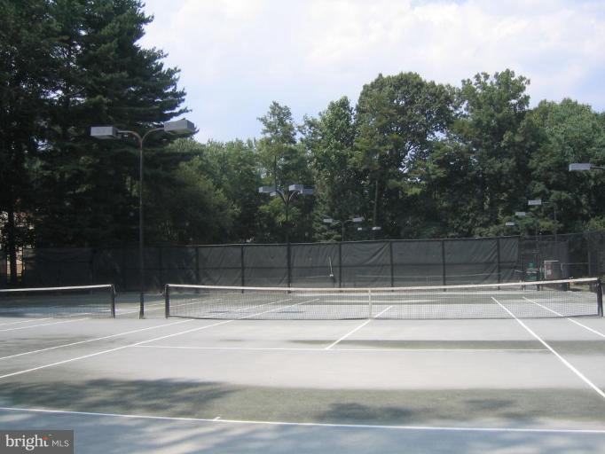 11603 Windbluff Court Reston, VA 20191 - Photo 20 of 22 a view of a tennis court