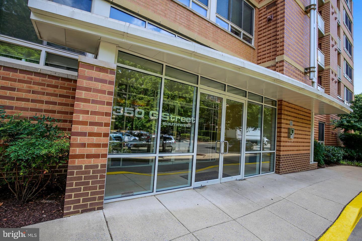 350 G Street Southwest, Unit N522 Washington, DC 20024 - Photo 2 of 36 Building Front