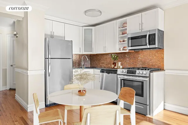 $699,000 | 1115 Prospect Avenue, Unit 3G | Windsor Terrace