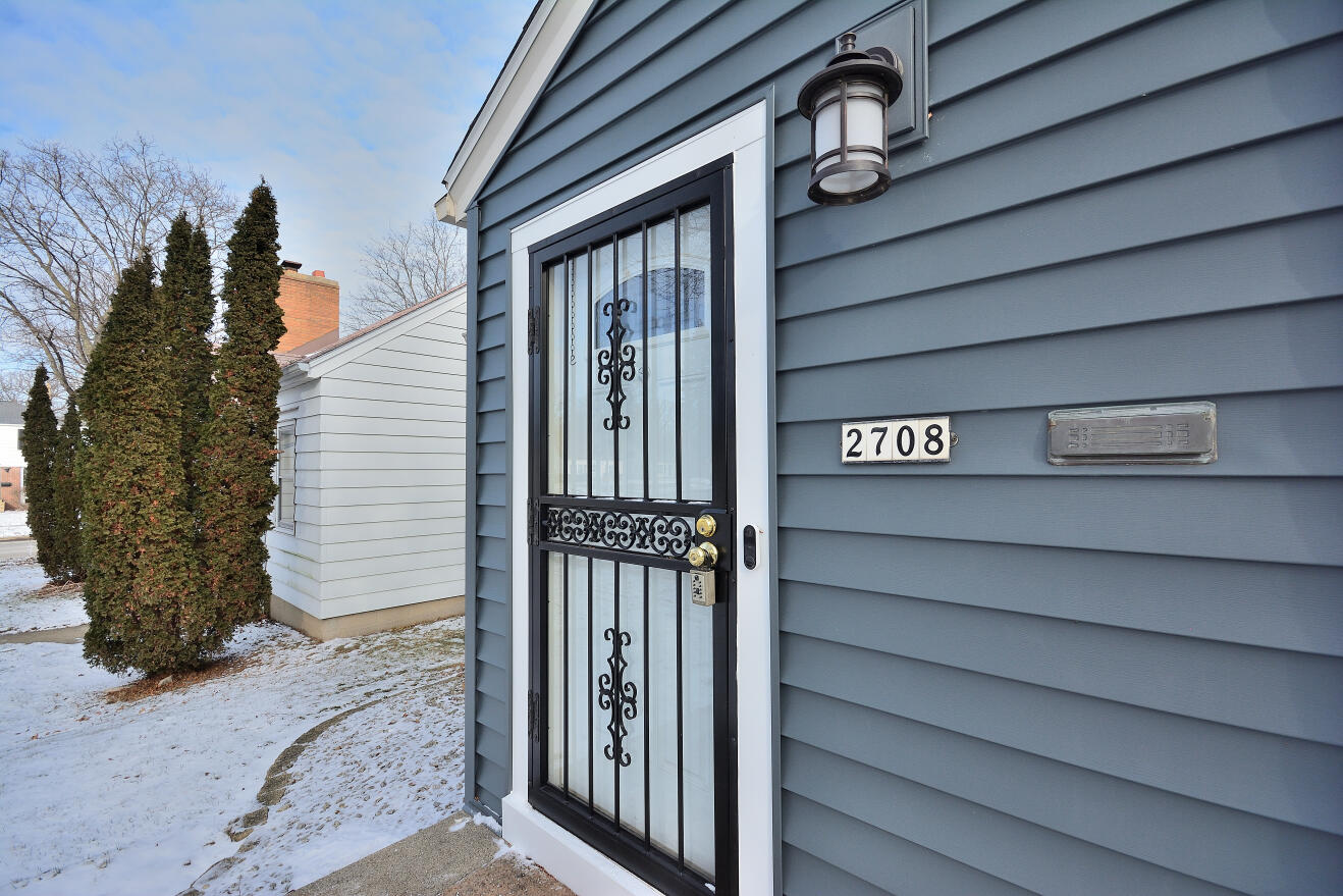 2708 South 45th Street Milwaukee, WI 53219 - Photo 19 of 27 DSC_0123_3102