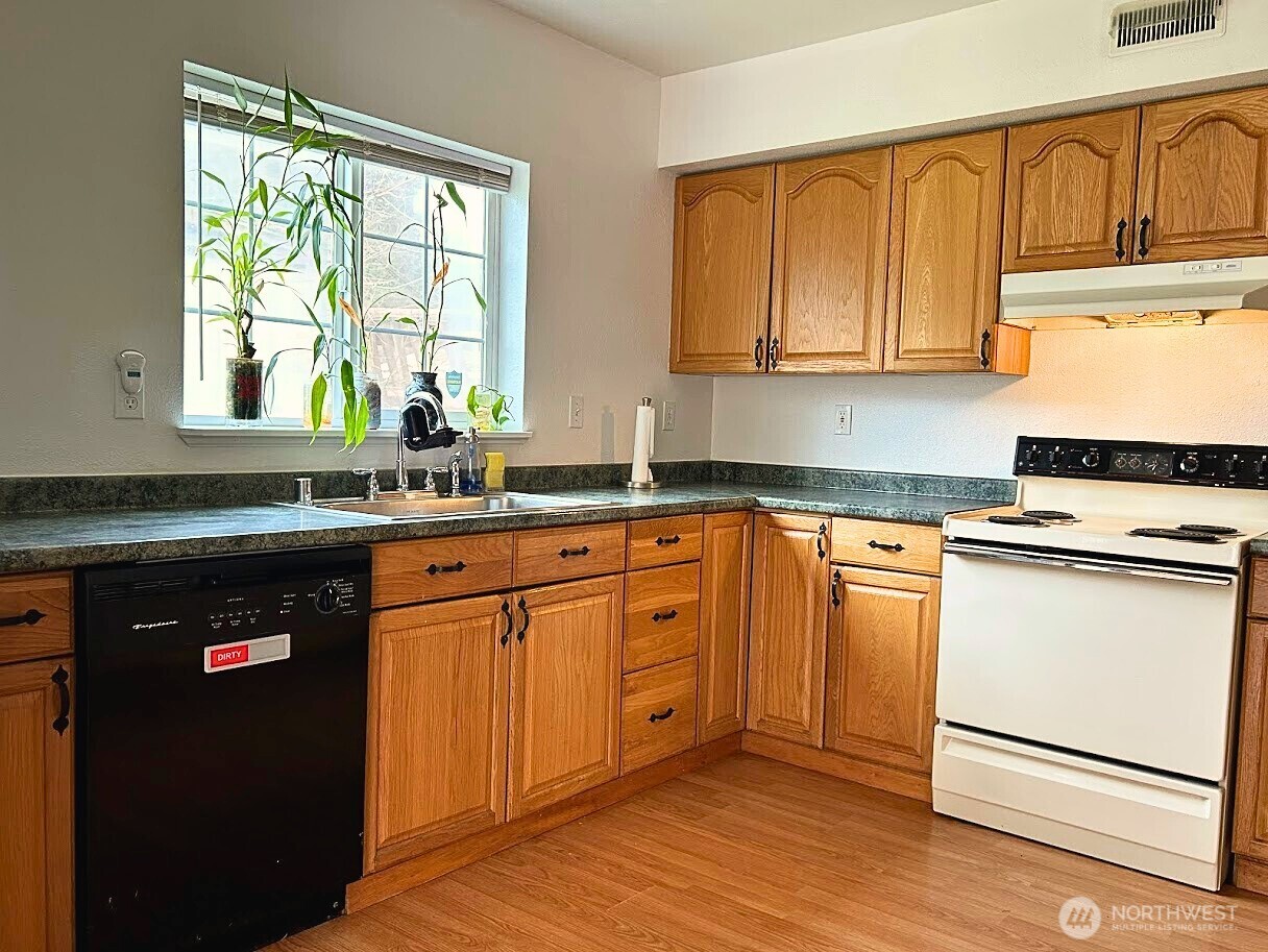 6240 Shamrock Road Maple Falls, WA 98266 - Photo 5 of 25 Gallery Image 5