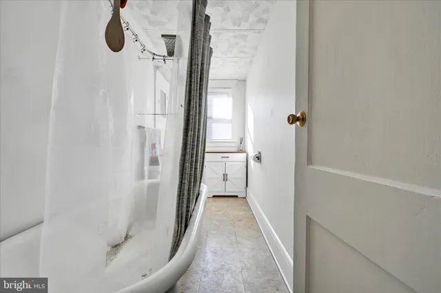 a bathroom with a tub