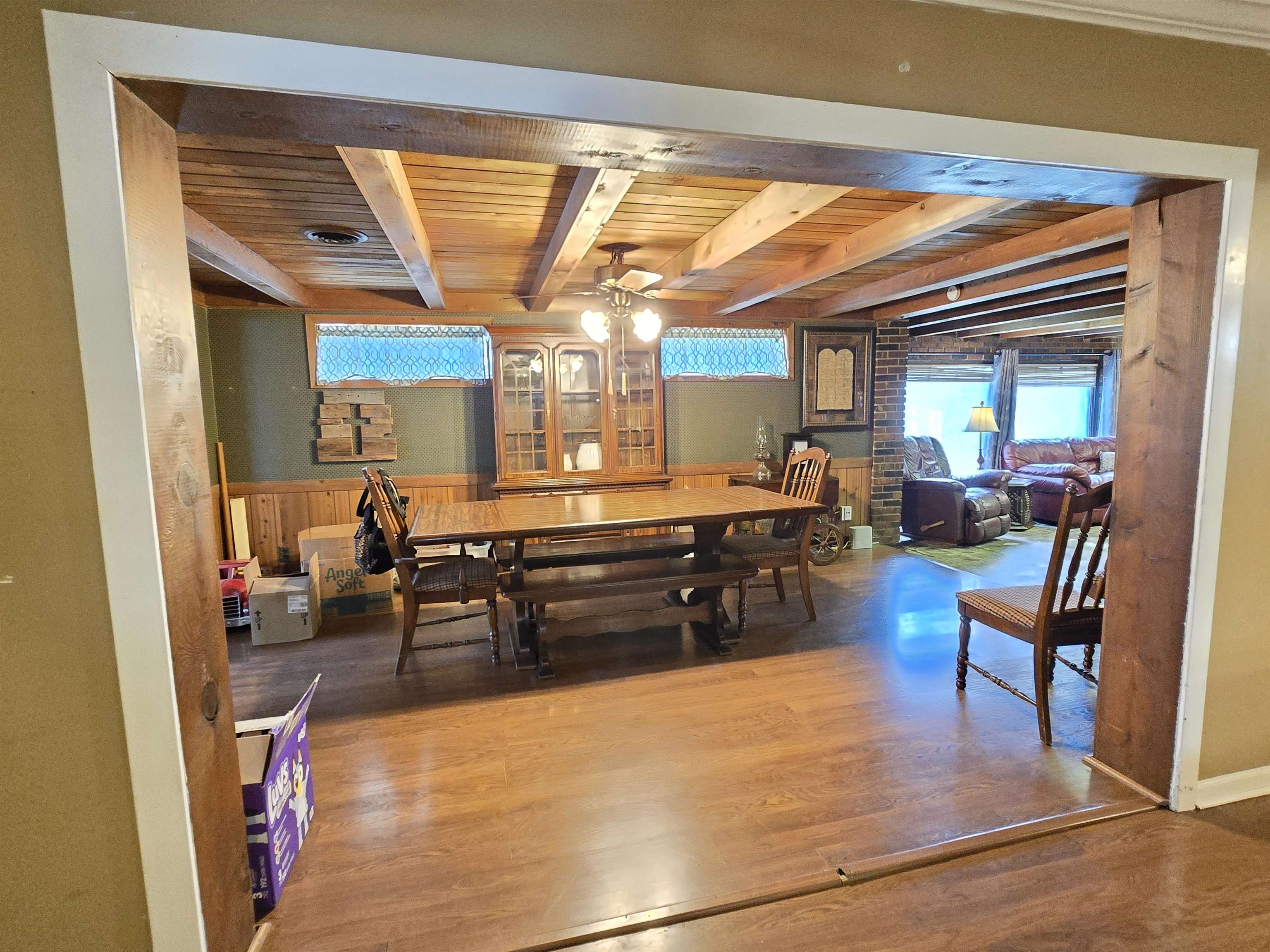 4885 Macon Road Memphis, TN 38122 - Photo 25 of 39 a living room filled with furniture and a table