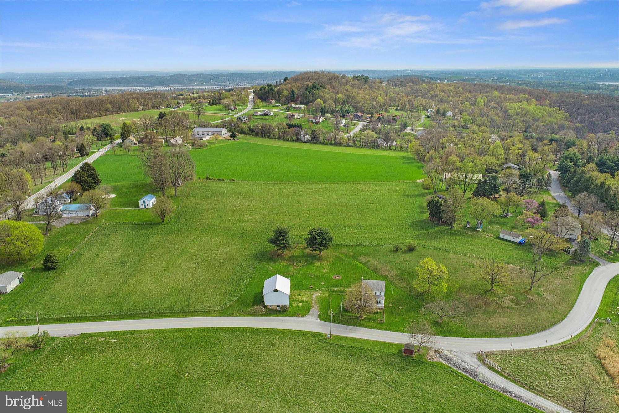 725 Poff Road York, PA 17406 - Photo 8 of 35 Gallery Image 8