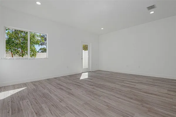 $3,275 | 355 Northwest 30th Avenue, Unit 601, Pompano Beach, FL 33069
