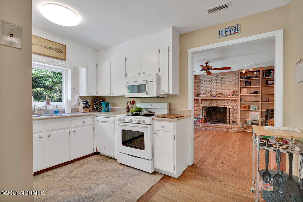 3922 Sweetbriar Road Wilmington, NC 28403 - Photo 4 of 21 3922SweetbriarRoad-08