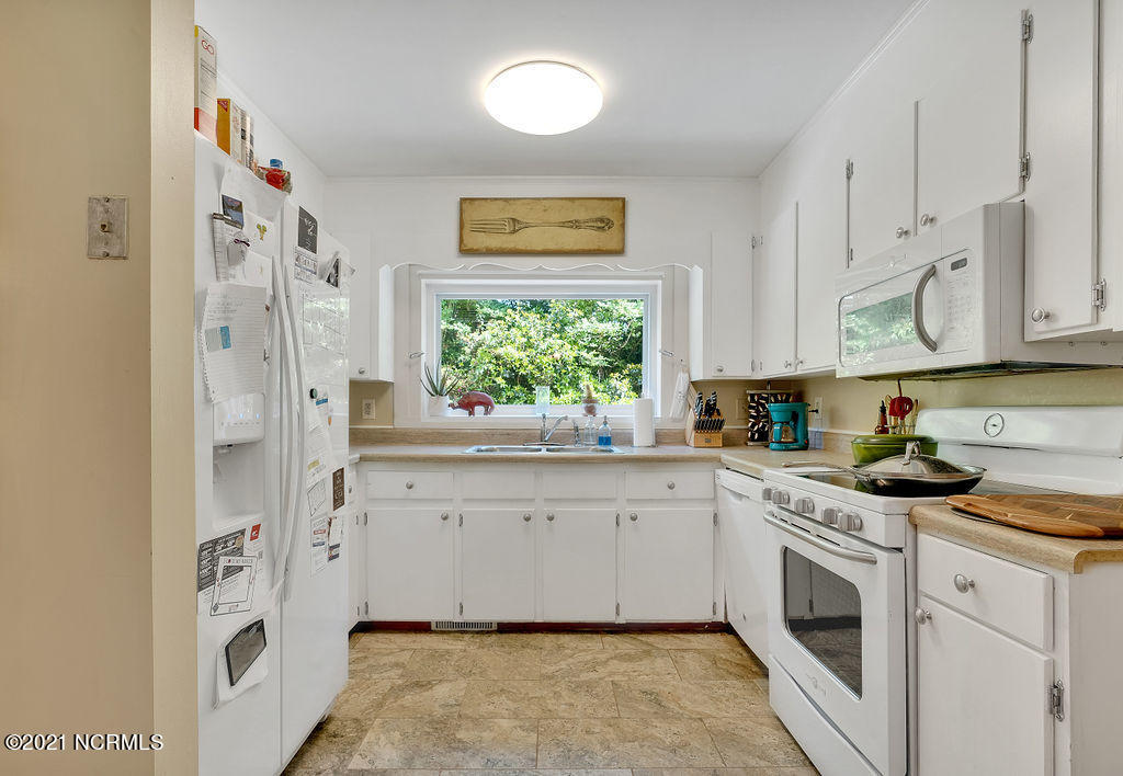 3922 Sweetbriar Road Wilmington, NC 28403 - Photo 5 of 21 3922SweetbriarRoad-09