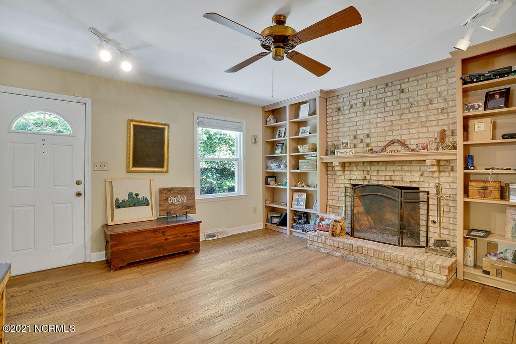 3922 Sweetbriar Road Wilmington, NC 28403 - Photo 8 of 21 3922SweetbriarRoad-16