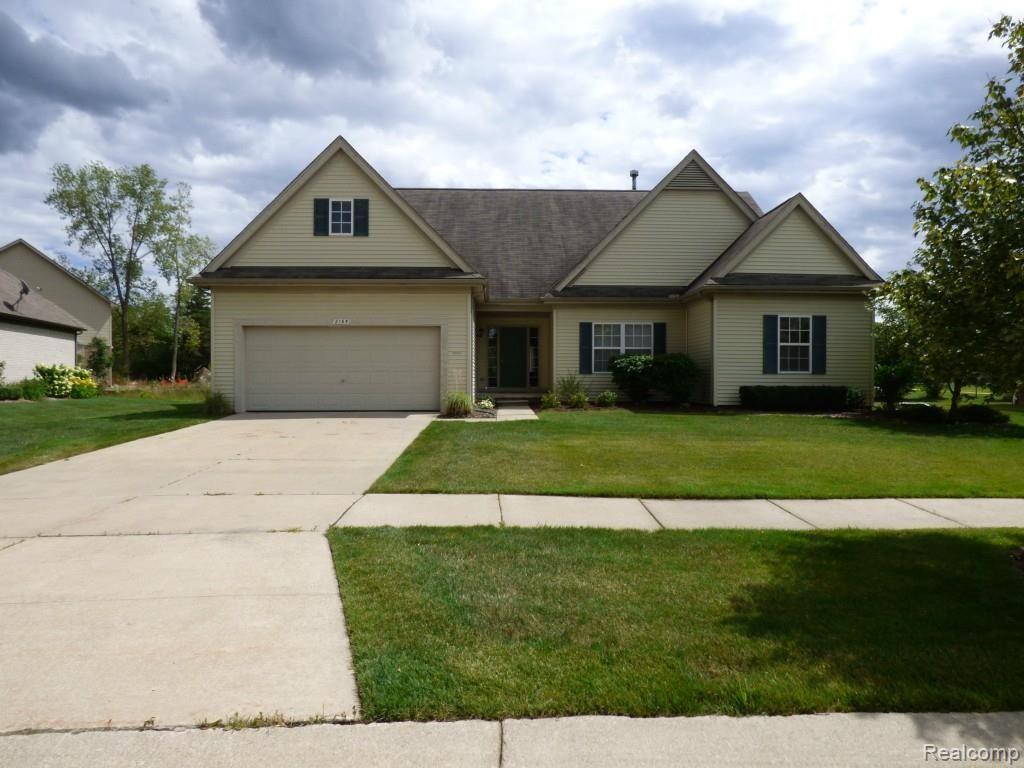 2165 Lagoon Drive Rochester Hills, MI 48309 - Photo 1 of 25