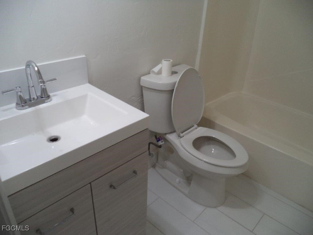 8140 Country Road, Unit 101 Fort Myers, FL 33919 - Photo 7 of 7