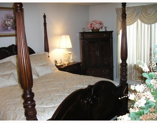 2120 Greentree Road, Unit 302E Pittsburgh, PA 15220 - Photo 6 of 6 Master Bedroom.