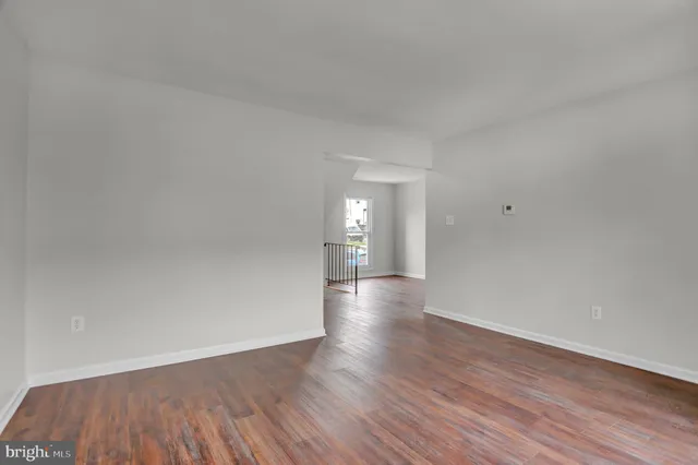 a view of entryway and hall