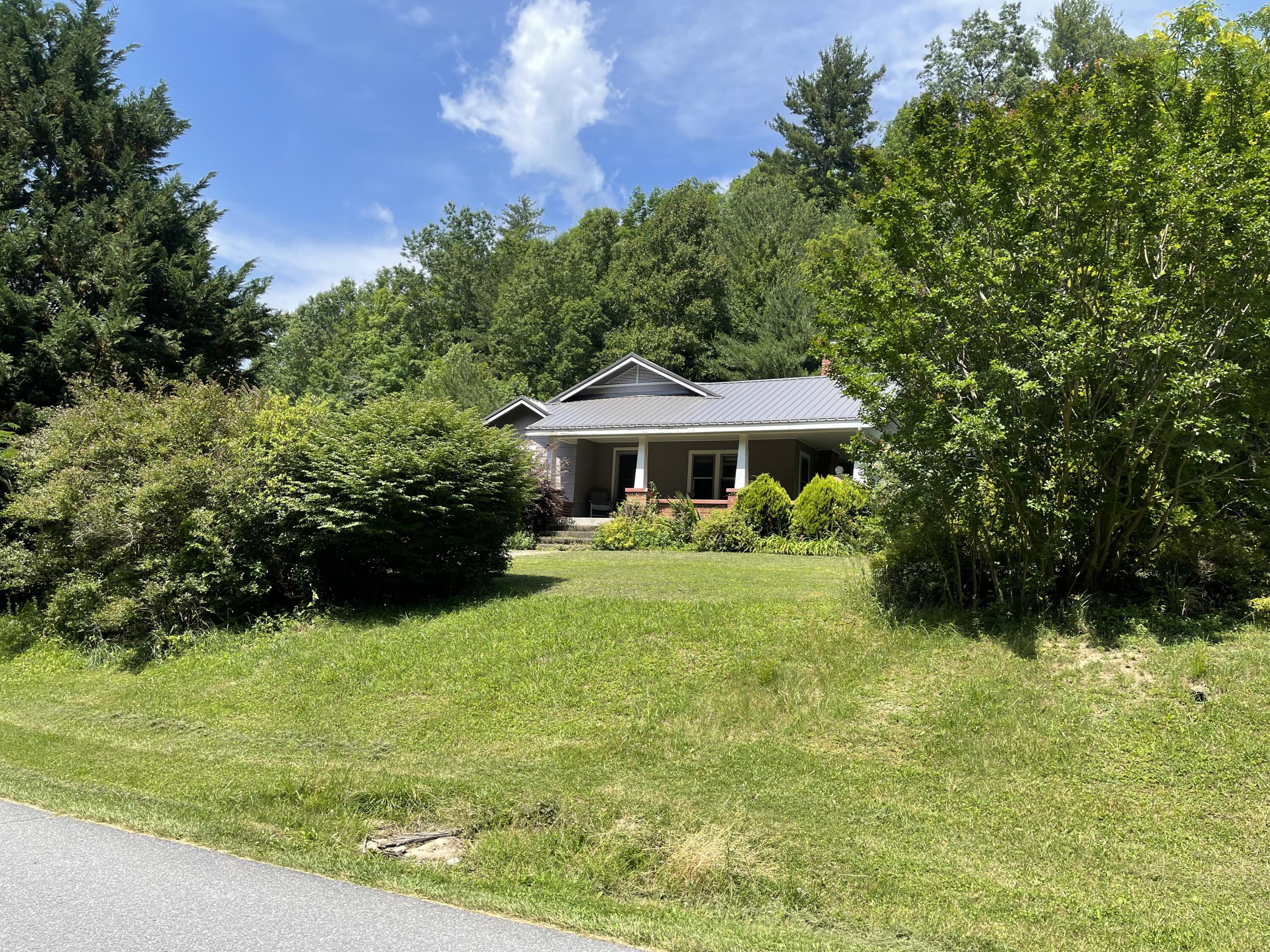 148 Fish Springs Road Hampton, TN 37658 - Photo 2 of 25 IMG_1857