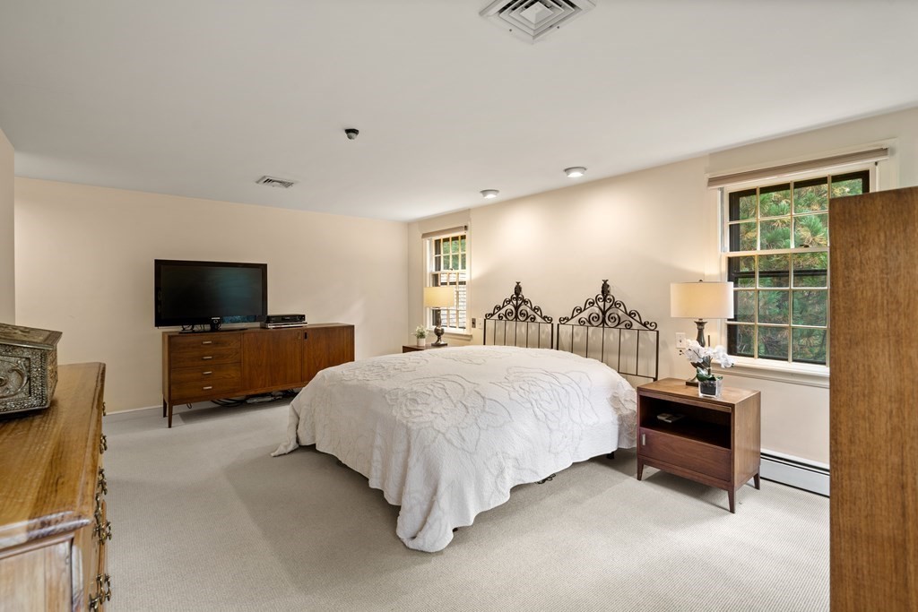 81 Draper Road Wayland, MA 01778 - Photo 19 of 39