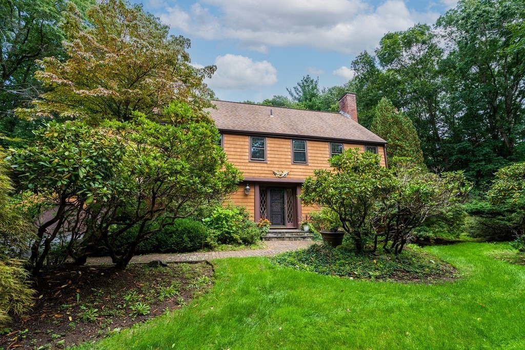 81 Draper Road Wayland, MA 01778 - Photo 2 of 39