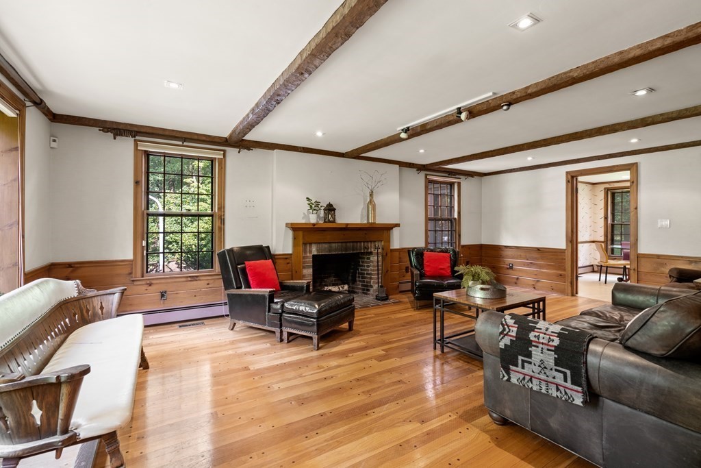 81 Draper Road Wayland, MA 01778 - Photo 5 of 39