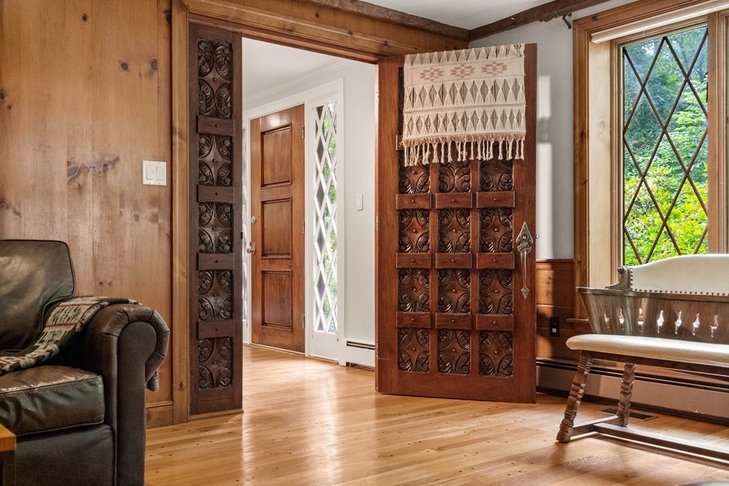 81 Draper Road Wayland, MA 01778 - Photo 7 of 39