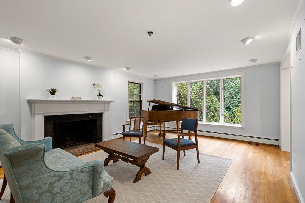 81 Draper Road Wayland, MA 01778 - Photo 9 of 39