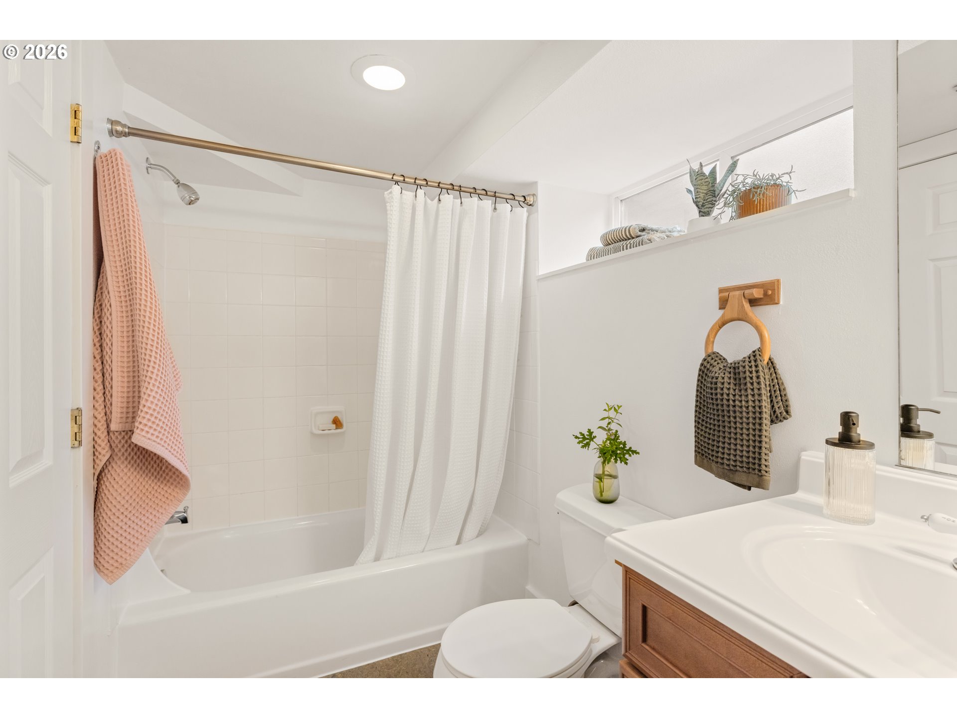 522 Northeast Sumner Street Portland, OR 97211 - Photo 31 of 42