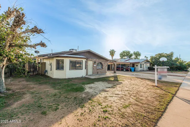 a house view with a outdoor space