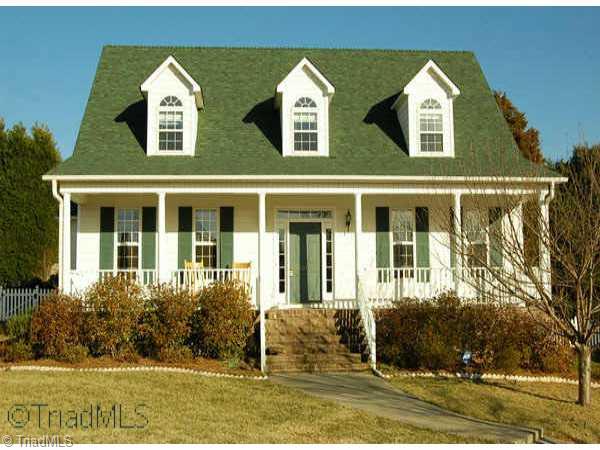 3209 Cross Tree Road Winston-Salem, NC 27106 - Photo 1 of 9 Exterior Front.