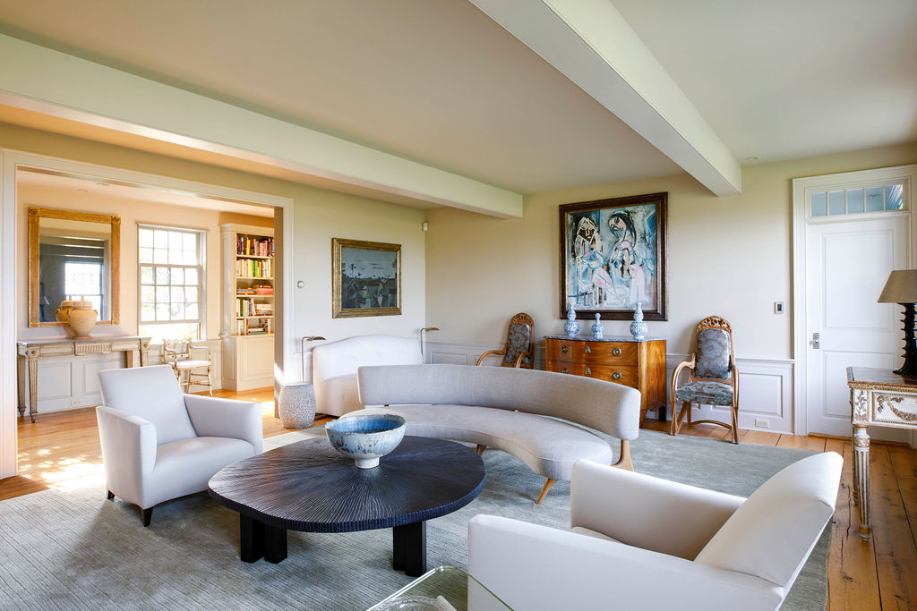 35 Shawkemo Road Nantucket, MA 02554 - Photo 18 of 53 a living room with furniture and a potted plant