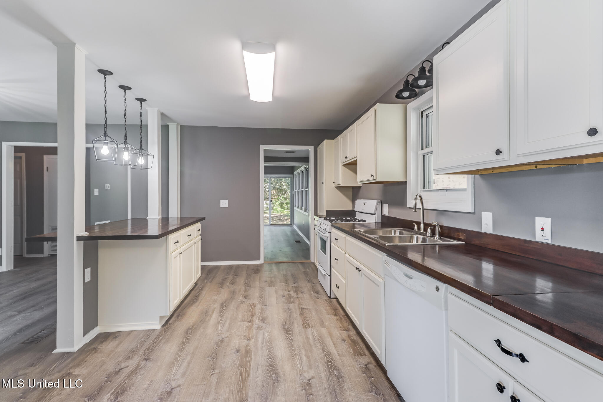 34 37th Street Gulfport, MS 39507 - Photo 6 of 22 IMG_0384