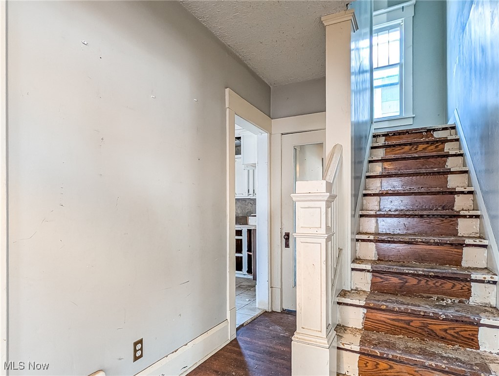 911 Ridge Road Northwest Canton, OH 44703 - Photo 13 of 33 Gallery Image 13