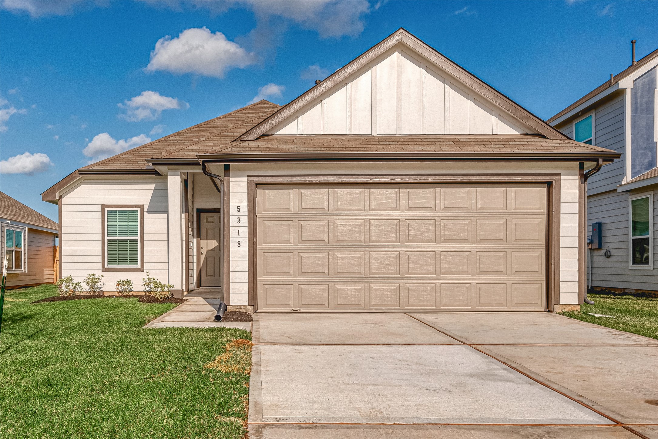 5318 Briana Dee Drive Rosharon, TX 77583 - Photo 2 of 29 a view of house with backyard