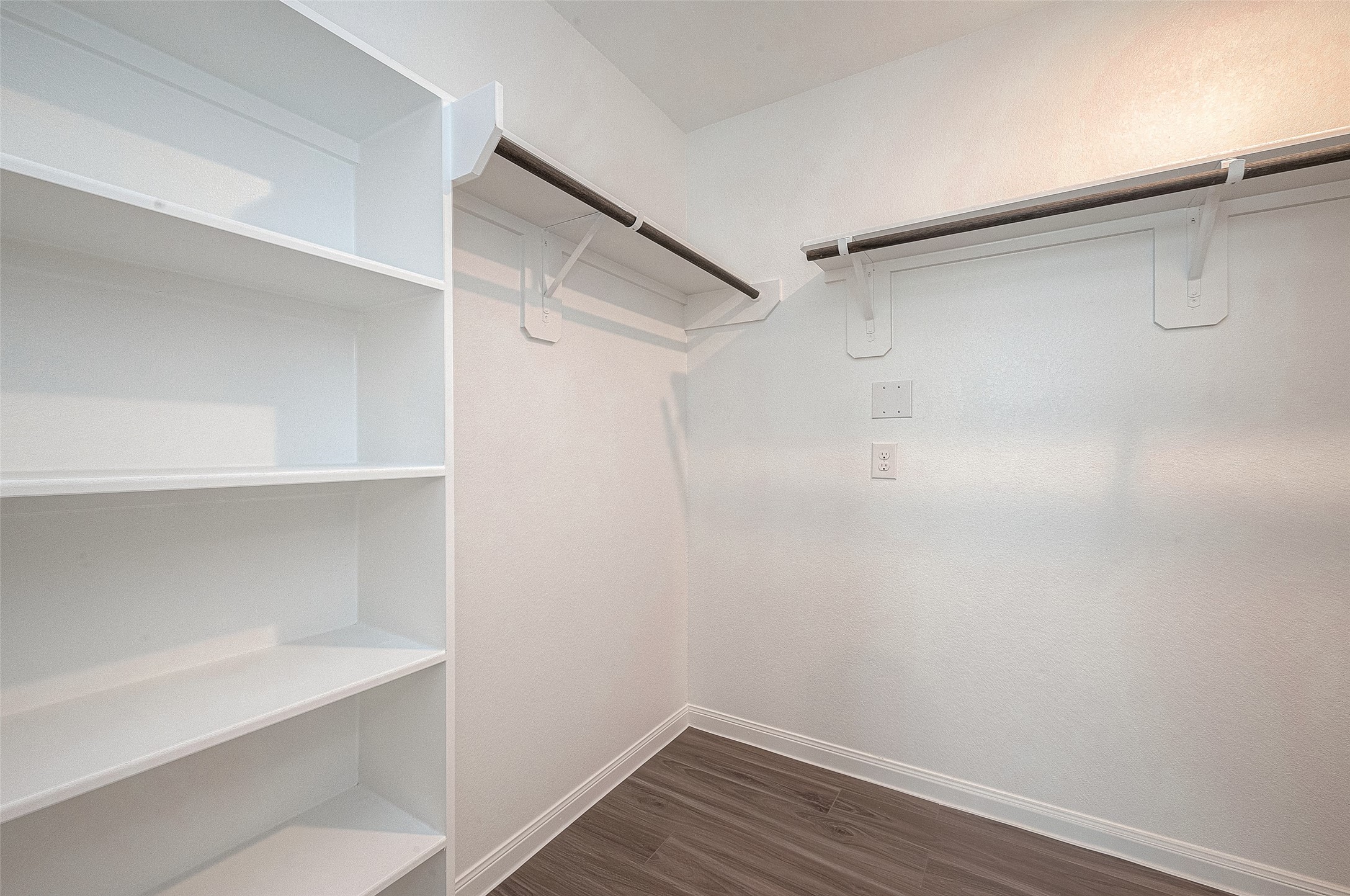 5318 Briana Dee Drive Rosharon, TX 77583 - Photo 26 of 29 a view of an empty walk in closet