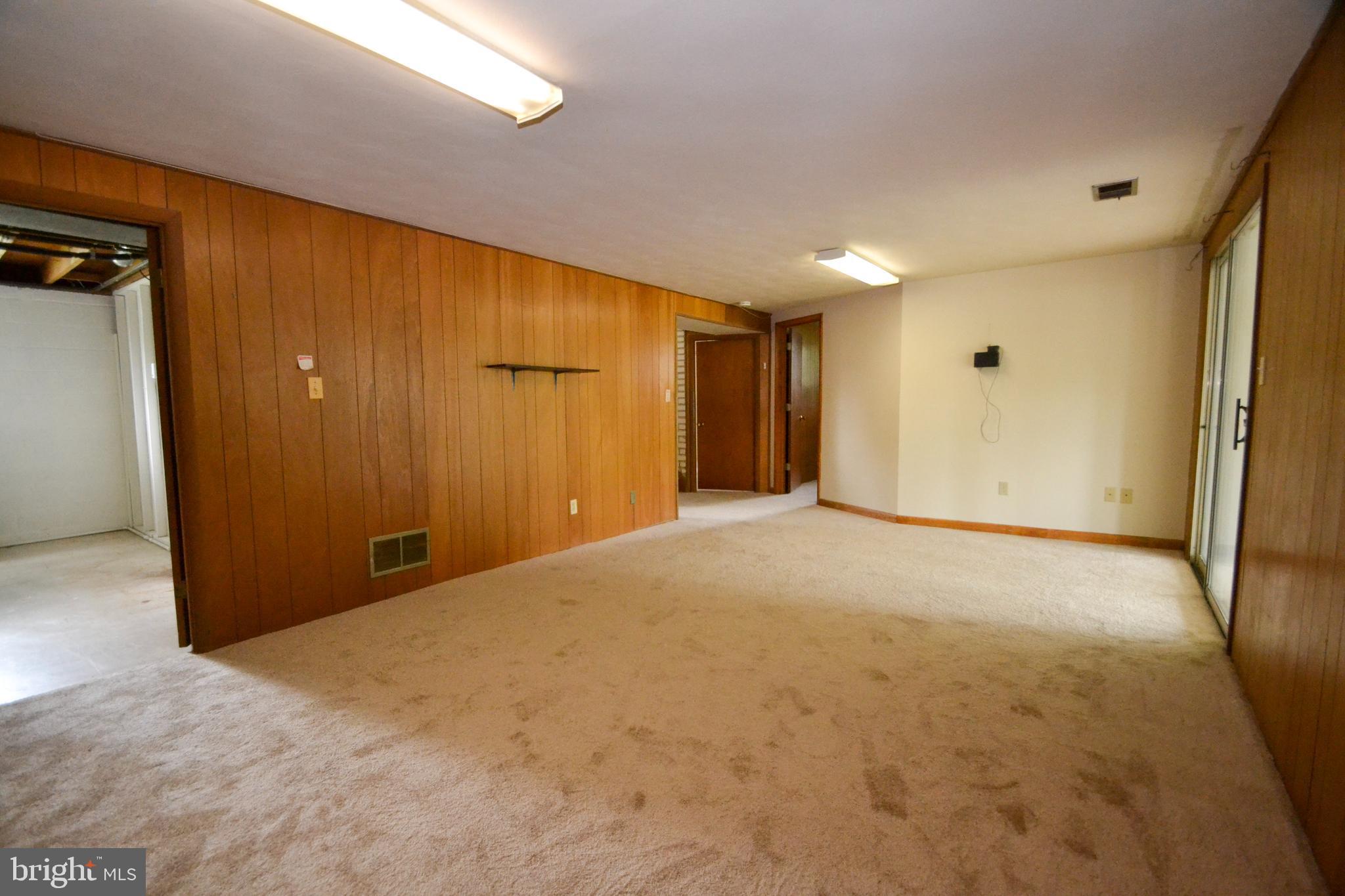 8638 Lucerne Road Randallstown, MD 21133 - Photo 17 of 33 Family room