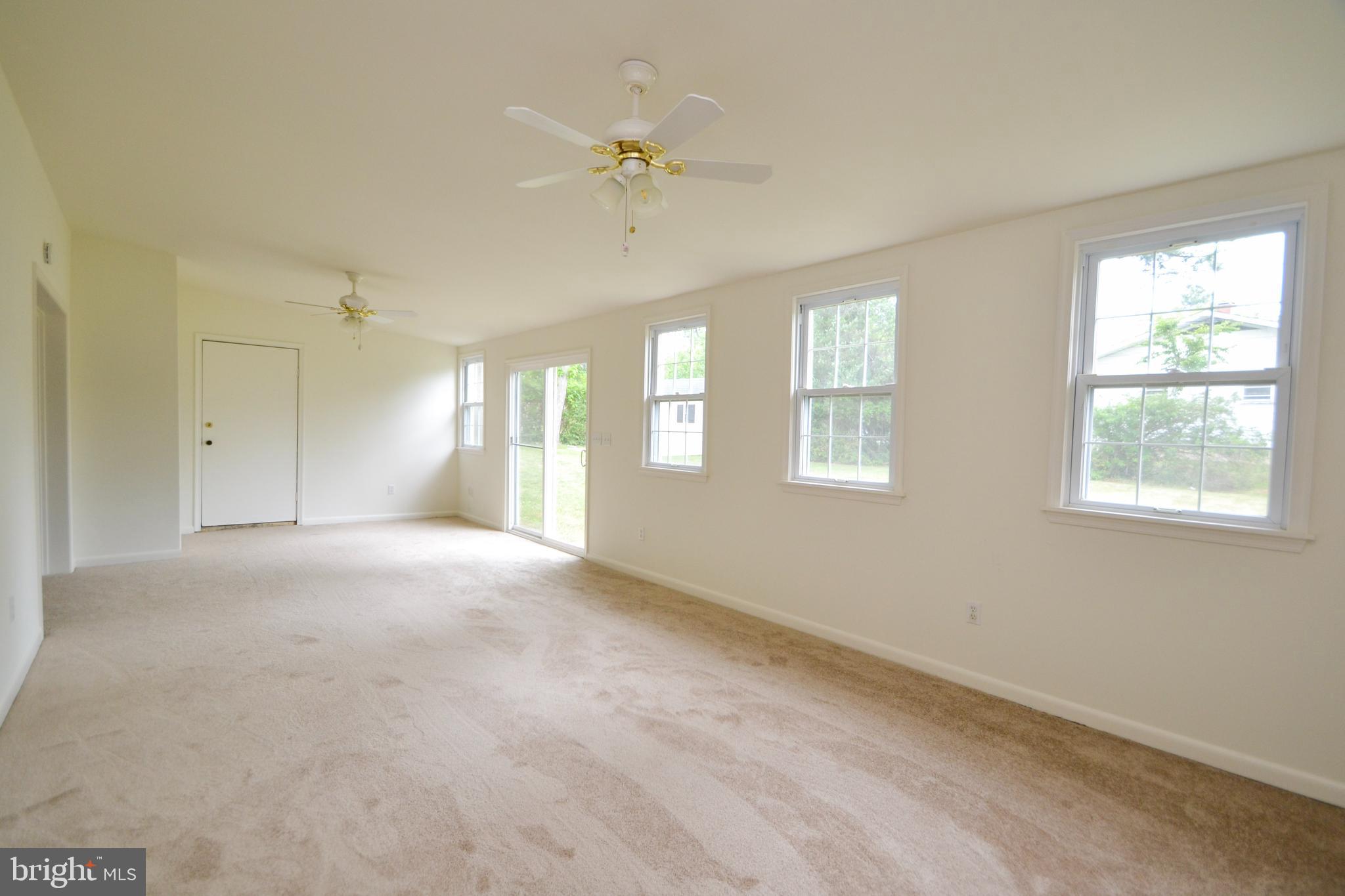8638 Lucerne Road Randallstown, MD 21133 - Photo 23 of 33 Great room