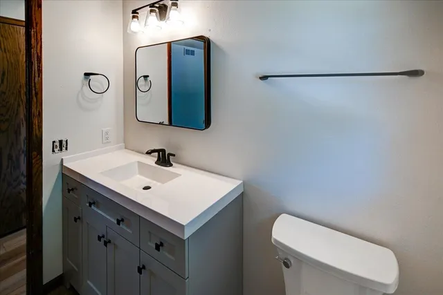 $2,500 | 6715 Century, Middleton, WI 53562