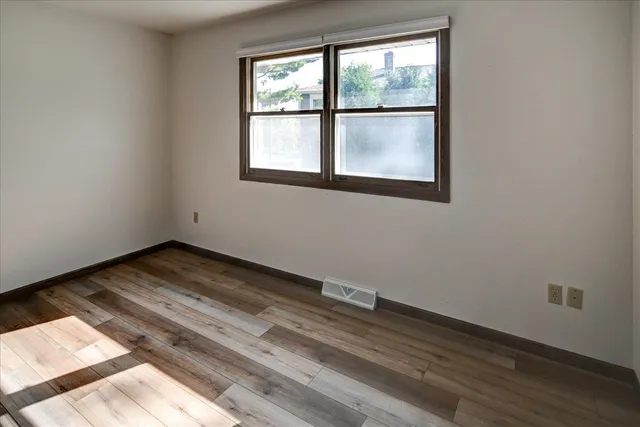 $2,500 | 6715 Century, Middleton, WI 53562