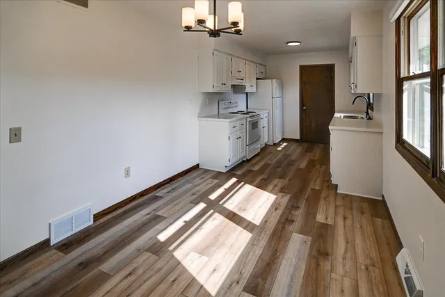 $2,500 | 6715 Century, Middleton, WI 53562