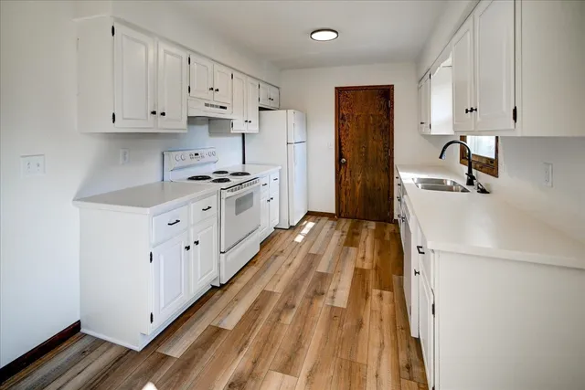 $2,500 | 6715 Century, Middleton, WI 53562