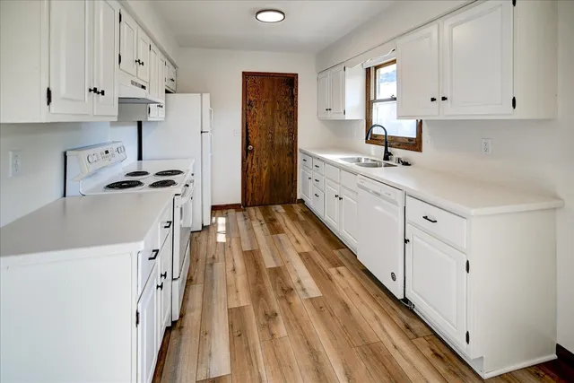 $2,500 | 6715 Century, Middleton, WI 53562