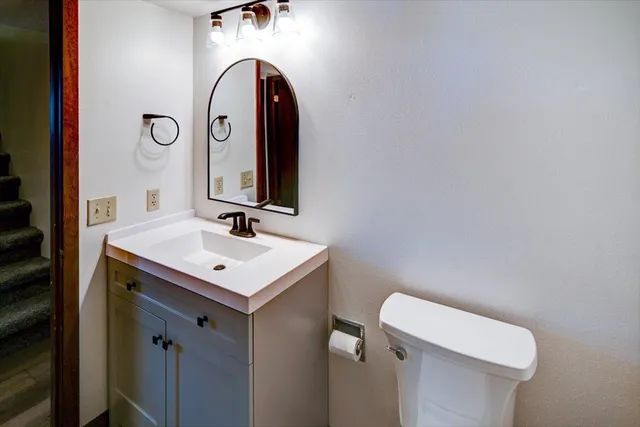 $2,500 | 6715 Century, Middleton, WI 53562