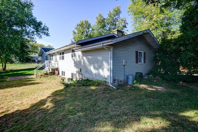 $2,500 | 6715 Century, Middleton, WI 53562