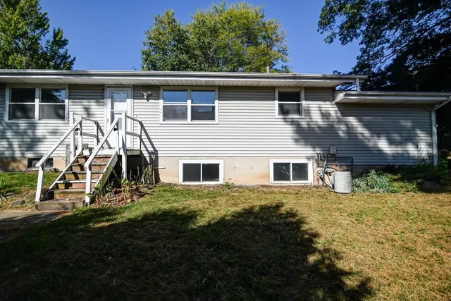 $2,500 | 6715 Century, Middleton, WI 53562