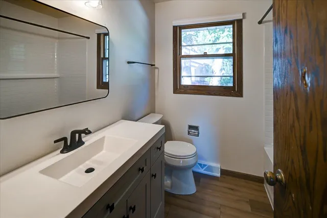 $2,500 | 6715 Century, Middleton, WI 53562