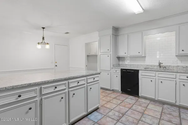 $279,000 | 100 Glenwood Drive, Madison, MS 39110