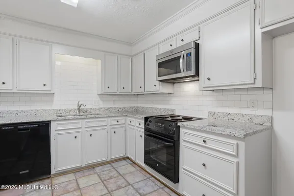 $279,000 | 100 Glenwood Drive, Madison, MS 39110