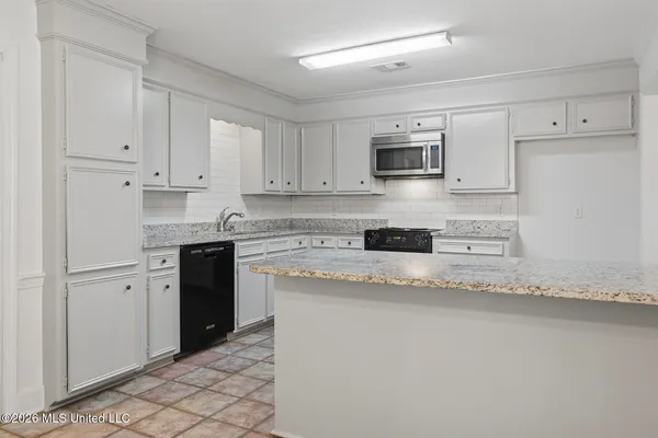 $279,000 | 100 Glenwood Drive, Madison, MS 39110
