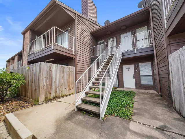 a view of a house with a outdoor space