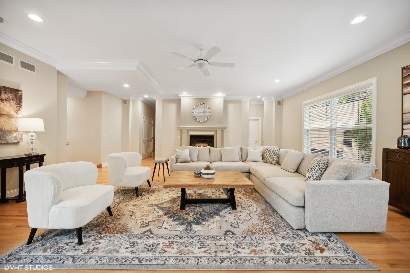 41 Scott Loop Highland Park, IL 60035 - Photo 17 of 50 a living room with furniture and a large window