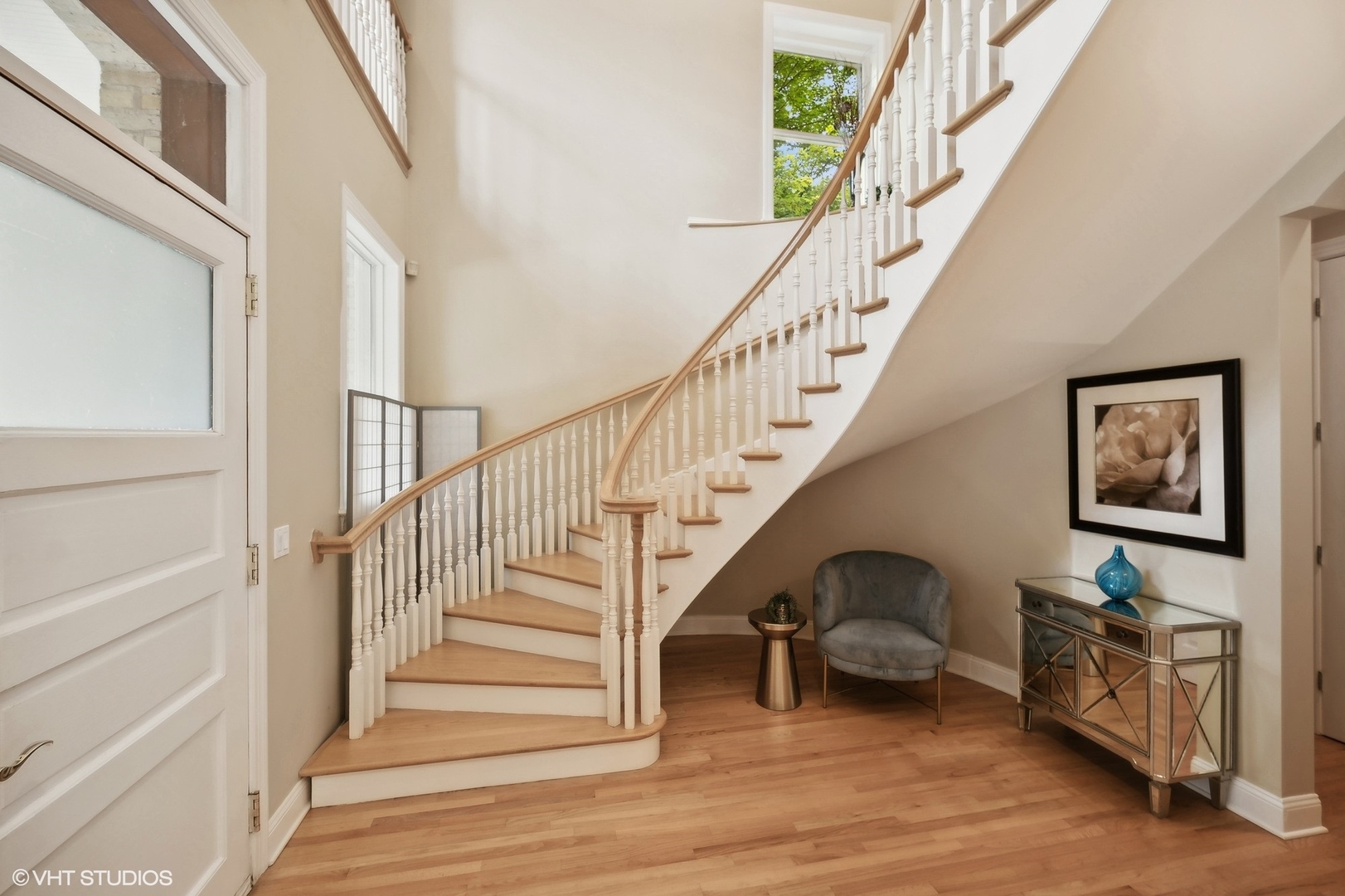 41 Scott Loop Highland Park, IL 60035 - Photo 4 of 50 a view of entryway and hall with wooden floor
