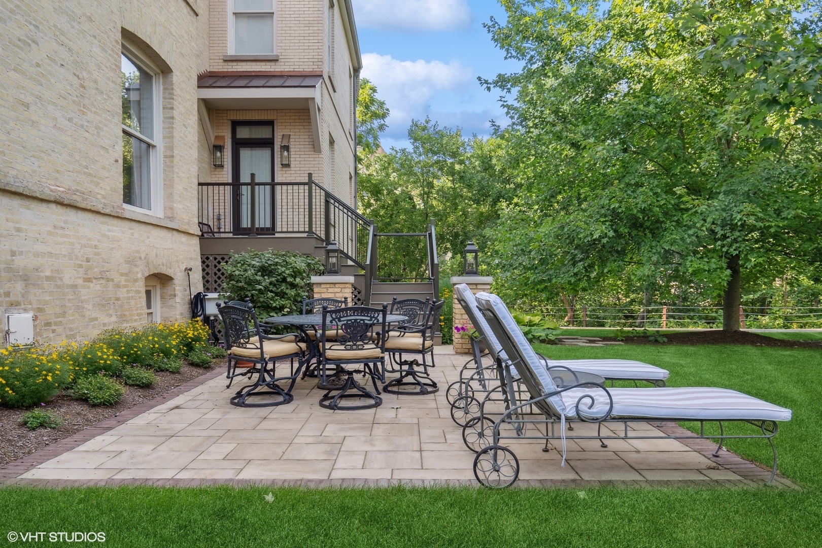 41 Scott Loop Highland Park, IL 60035 - Photo 41 of 50 a view of a patio with table and chairs
