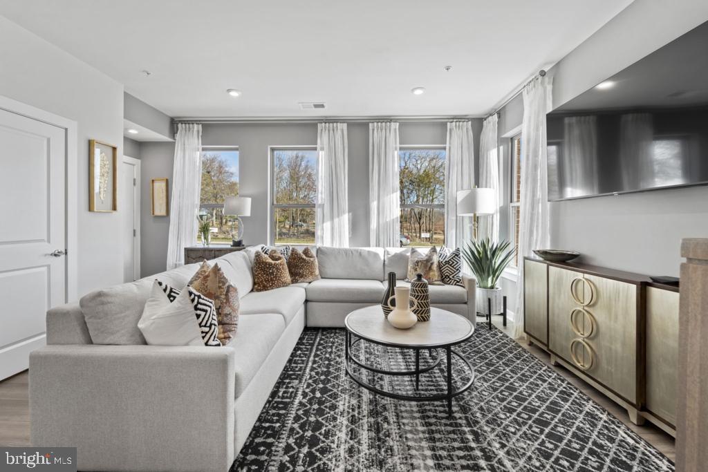 13632 Innovation Station Loop Herndon, VA 20171 - Photo 10 of 33